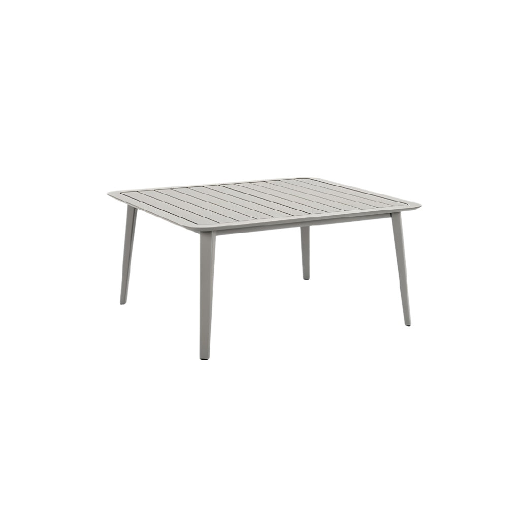 Modern vierkant kunststof buitentafel met slanke poten"**