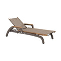 Ergonomische ligstoel met houten accenten**